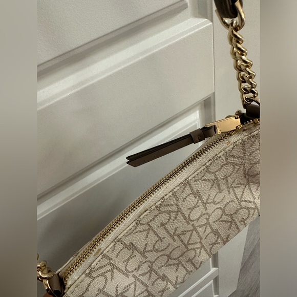 Calvin Klein Crossbody Bag - Picture 5 of 6